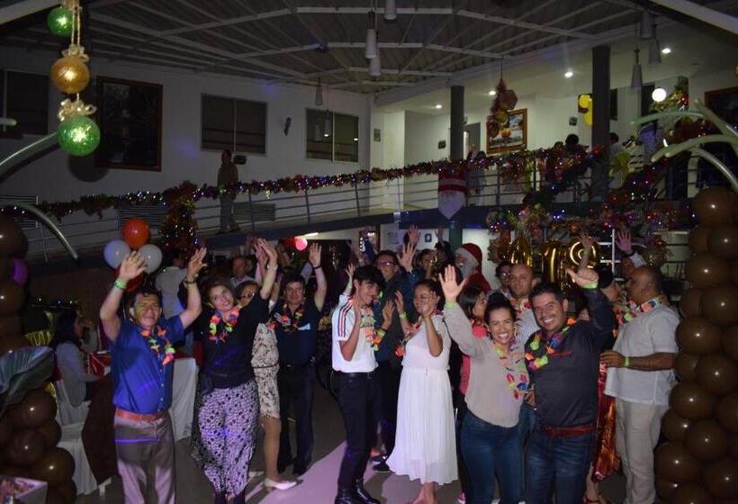 בית מלון כפרי Catama Inn