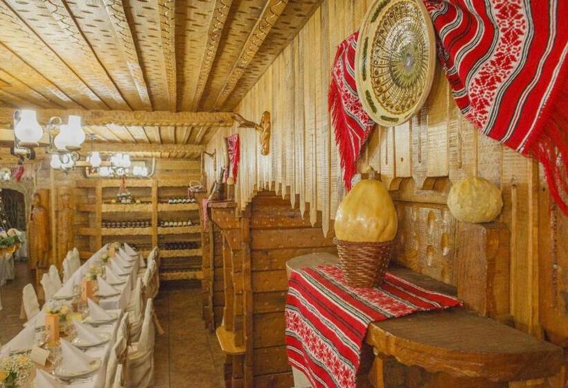 호텔 Complex Turistic Casa Romaneasca