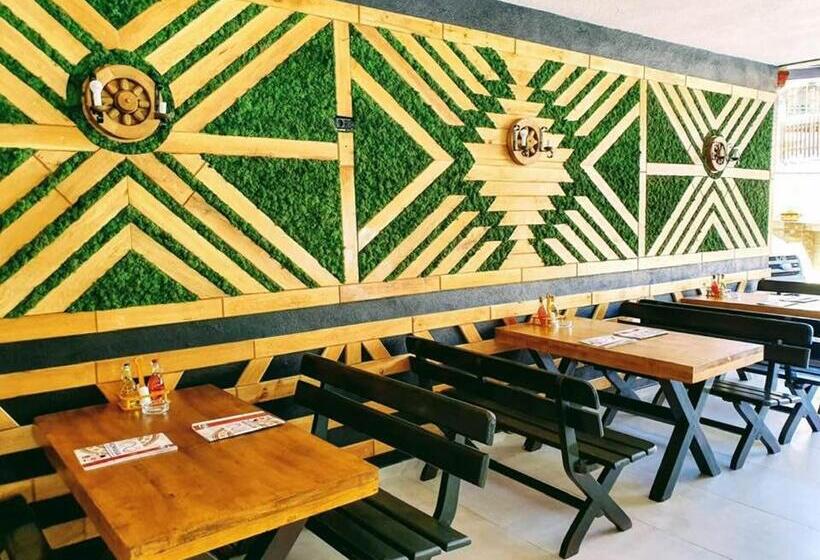 호텔 Complex Turistic Casa Romaneasca