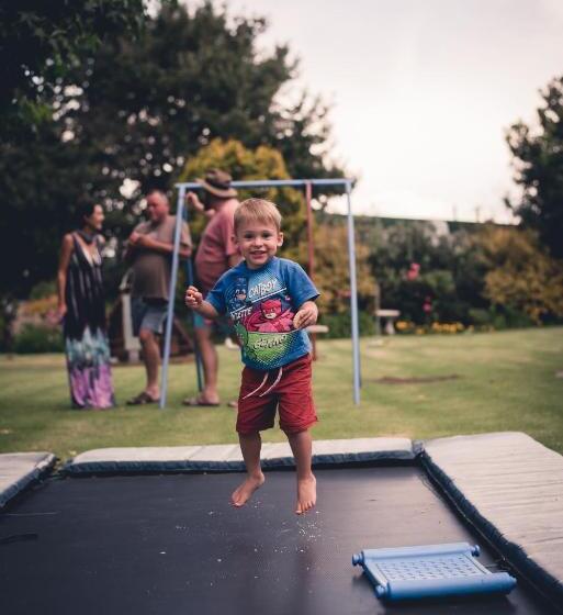 Отель Green Lantern Inn