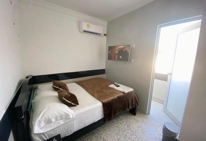 ホテル Imperial La Quinta