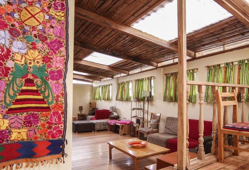 هتل Inti Sisa Art Guesthouse