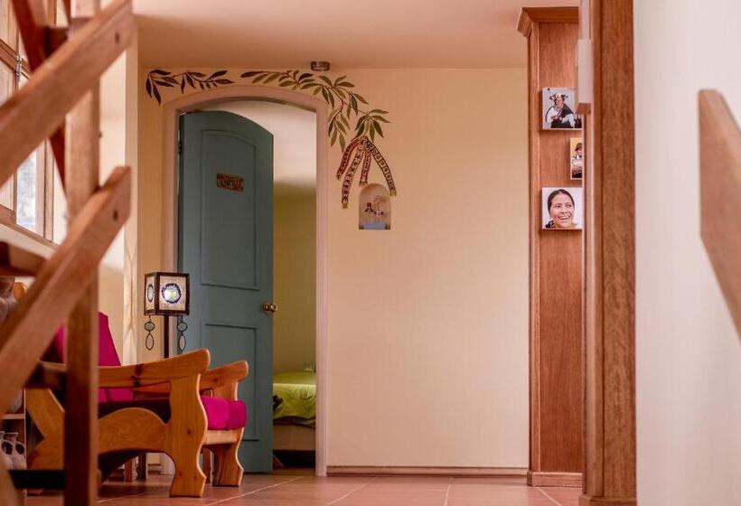 هتل Inti Sisa Art Guesthouse