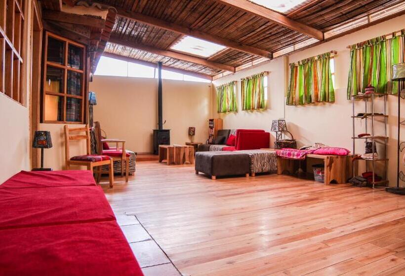 هتل Inti Sisa Art Guesthouse