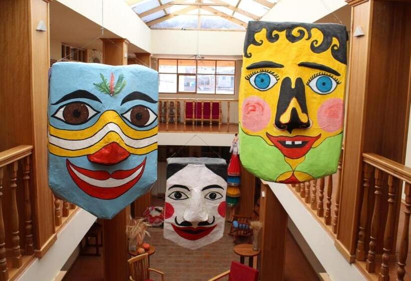 هتل Inti Sisa Art Guesthouse