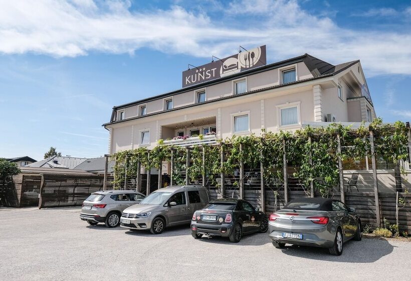 هتل Kunst