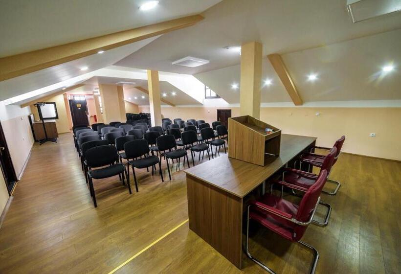 هتل Manastir Sv. Joakim Osogovski