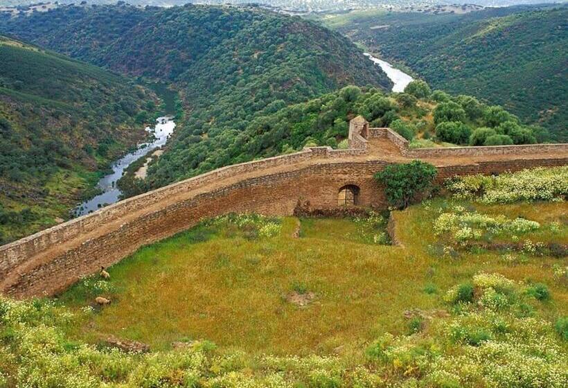 호텔 Parque De Natureza De Noudar