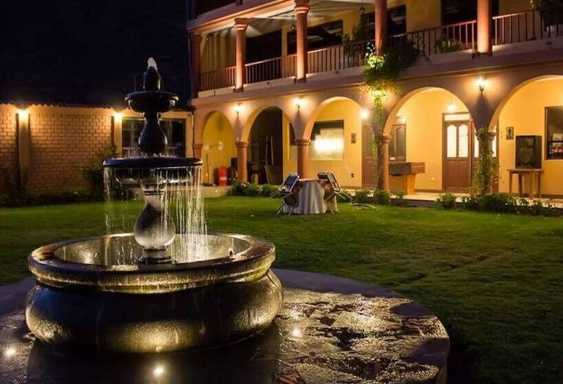 هتل Qasana Plaza Calca