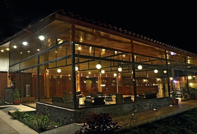 هتل Qasana Plaza Calca