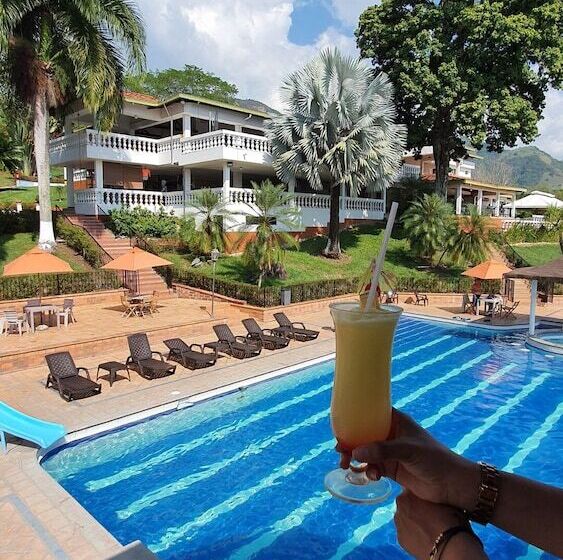 Отель Real Dinastía