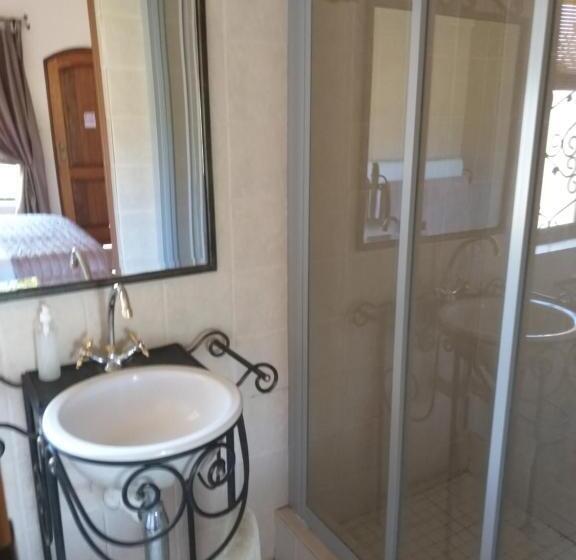 בית מלון כפרי River Crossing