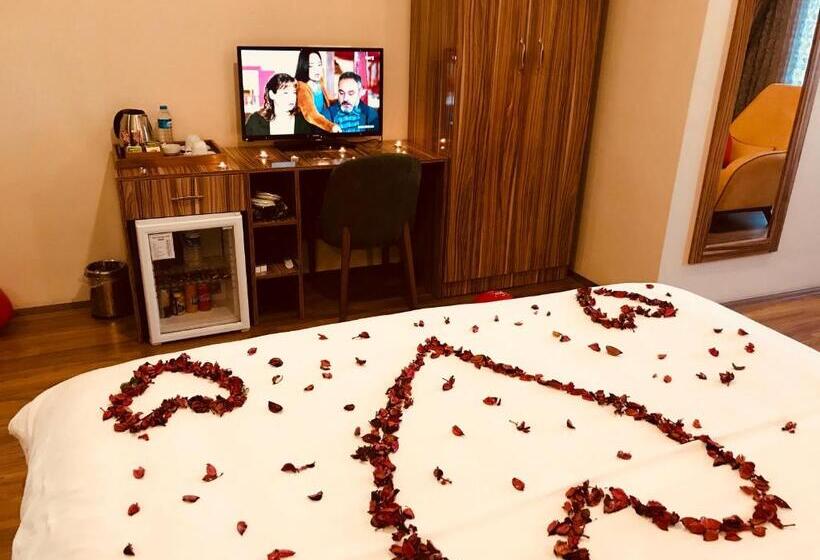 Отель Tehran Boutique