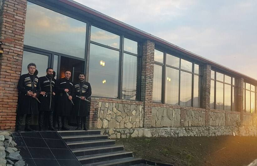 هتل Twins Wine Cellar