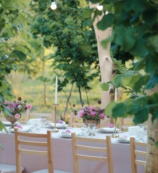 هتل Twins Wine Cellar