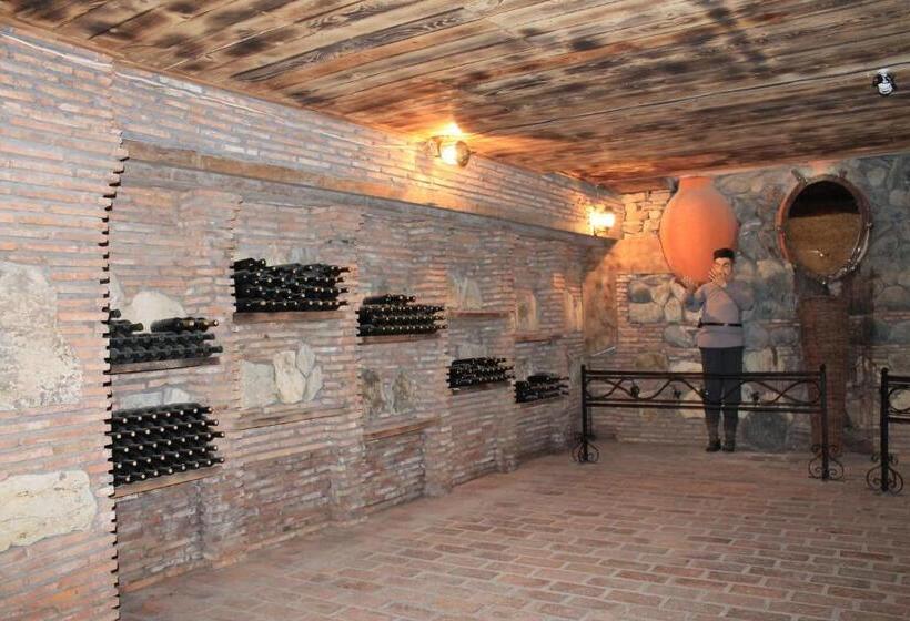 هتل Twins Wine Cellar