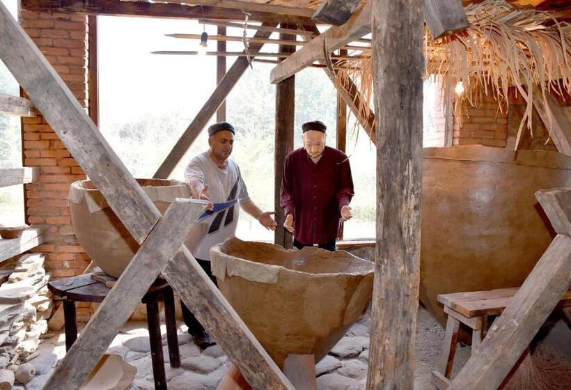 هتل Twins Wine Cellar