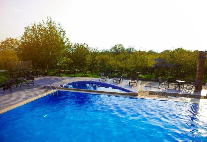 هتل Twins Wine Cellar