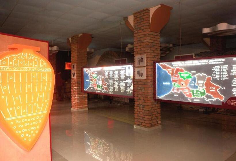 هتل Twins Wine Cellar