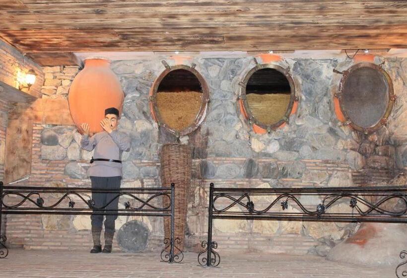 هتل Twins Wine Cellar