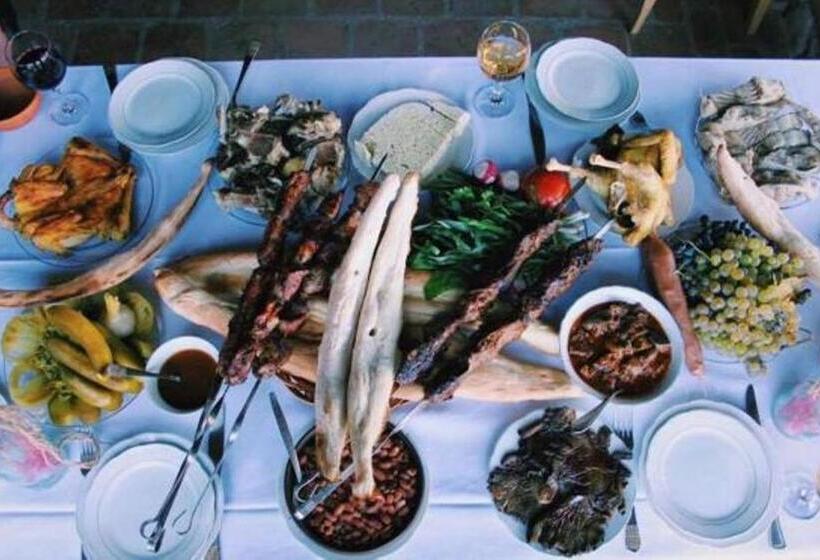 هتل Twins Wine Cellar