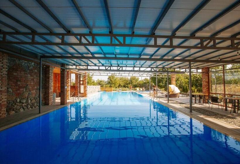 هتل Twins Wine Cellar