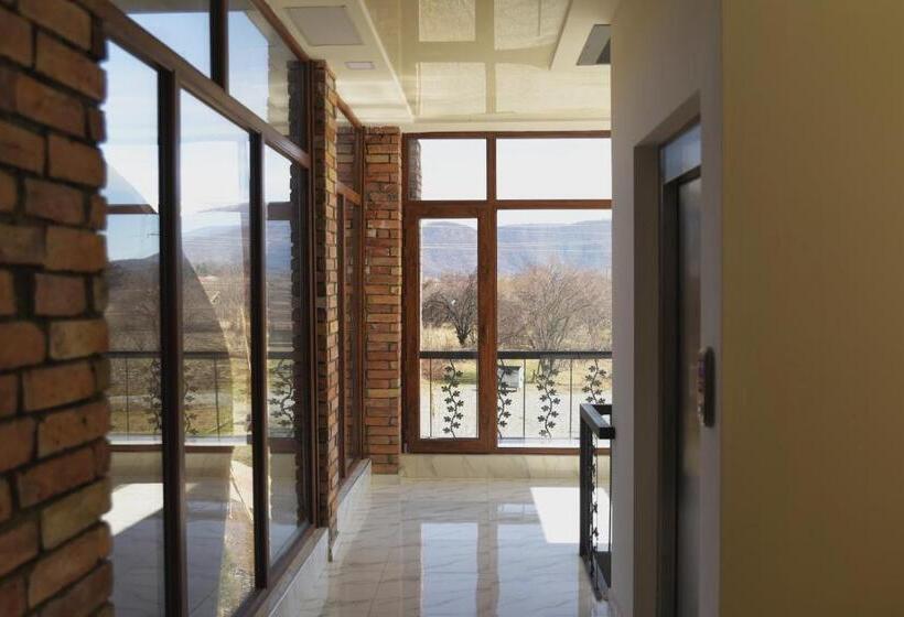 هتل Twins Wine Cellar