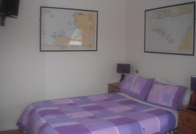 Oliver's Seafood Bar, Bed & Breakfast