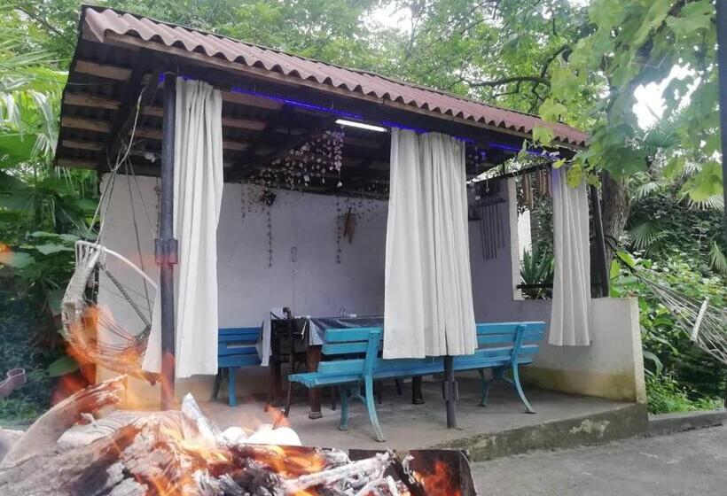 پانسیون Achi Guest House