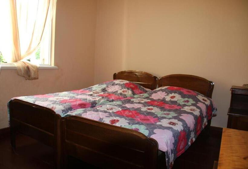 پانسیون Achi Guest House