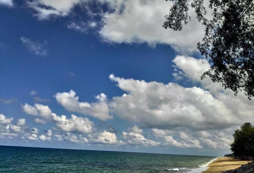 بنسيون Anggun Beach Guest House