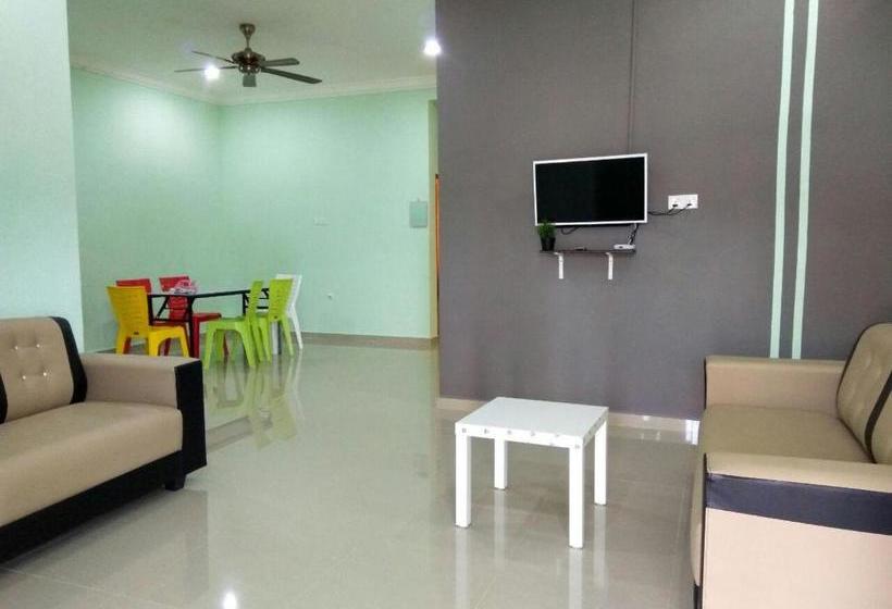 بنسيون Anggun Beach Guest House