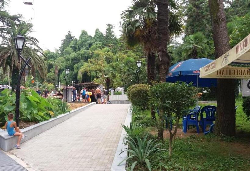 پانسیون Apartment Maxinjauri