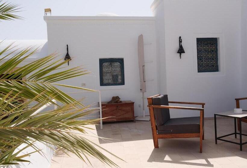 بنسيون Dar Ennour Djerbahood Erriadh