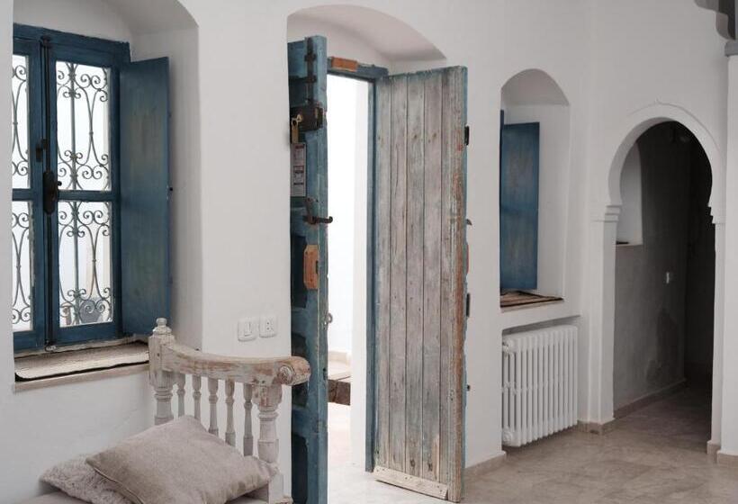 بنسيون Dar Ennour Djerbahood Erriadh