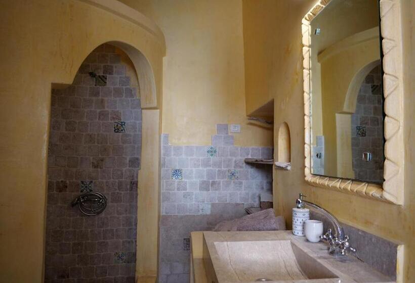 بنسيون Dar Ennour Djerbahood Erriadh