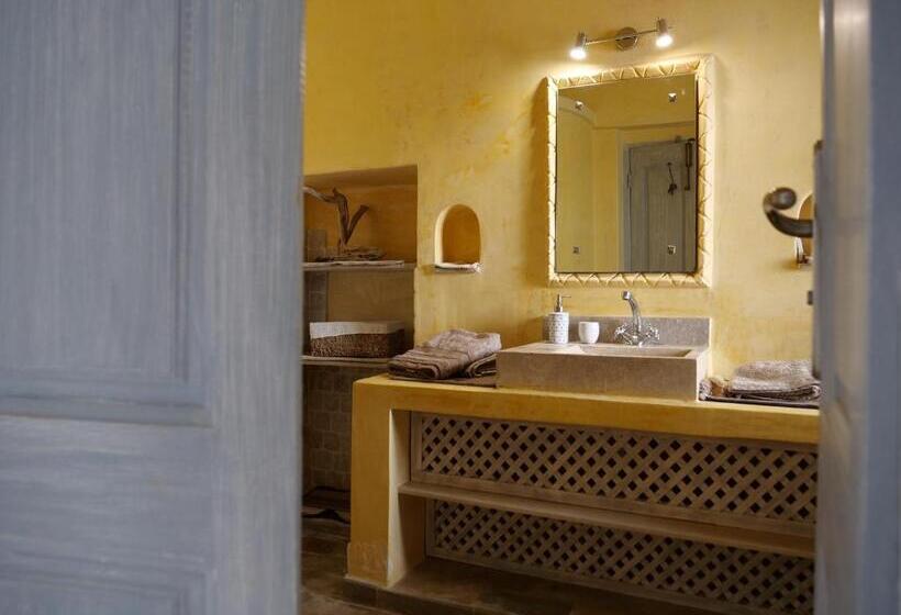 بنسيون Dar Ennour Djerbahood Erriadh