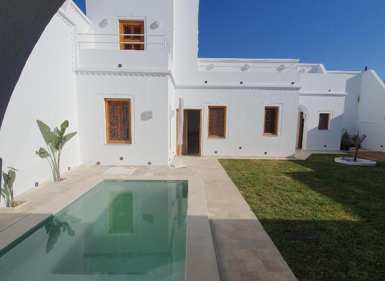 بنسيون Dar Ennour Djerbahood Erriadh