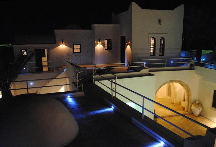 بنسيون Dar Ennour Djerbahood Erriadh