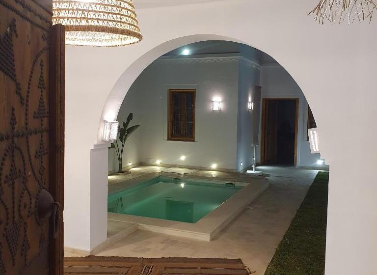 بنسيون Dar Ennour Djerbahood Erriadh