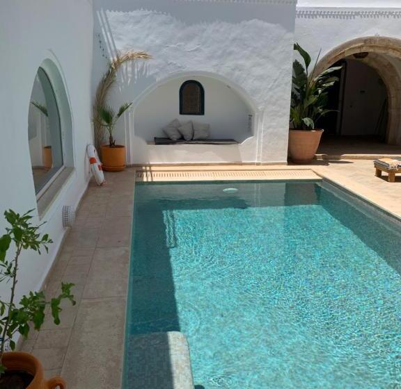 بنسيون Dar Ennour Djerbahood Erriadh