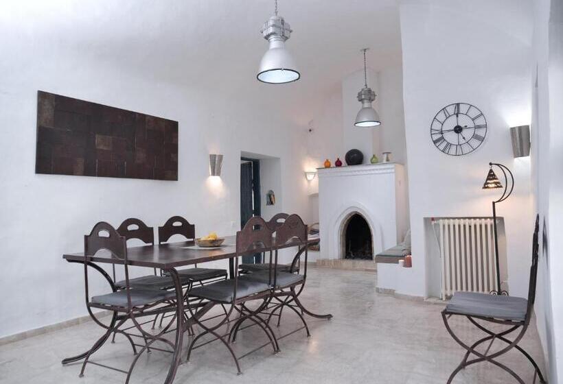 بنسيون Dar Ennour Djerbahood Erriadh