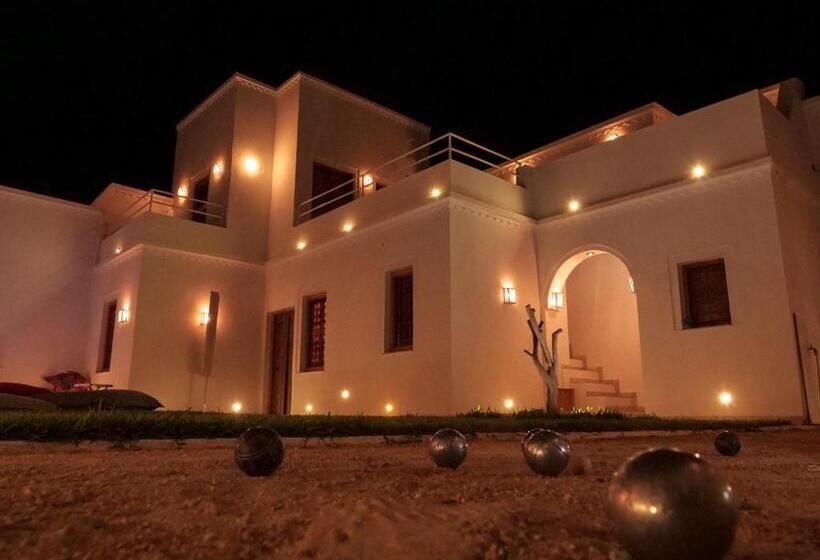 بنسيون Dar Ennour Djerbahood Erriadh