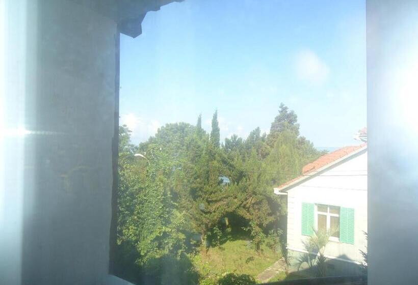 پانسیون Gios Guest House