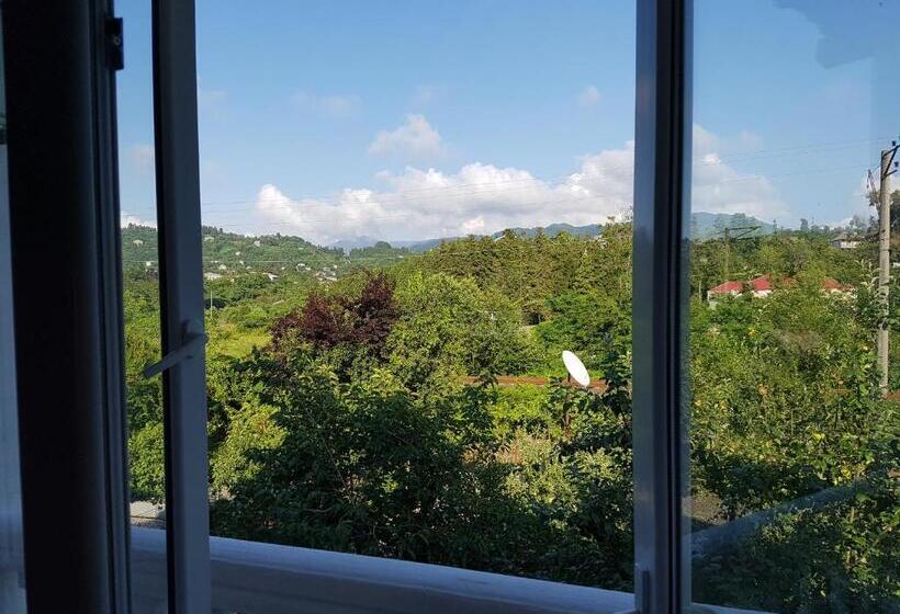 پانسیون Gios Guest House