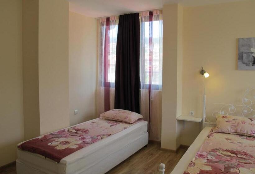 פנסיון Guest House & Bistro Lefterova