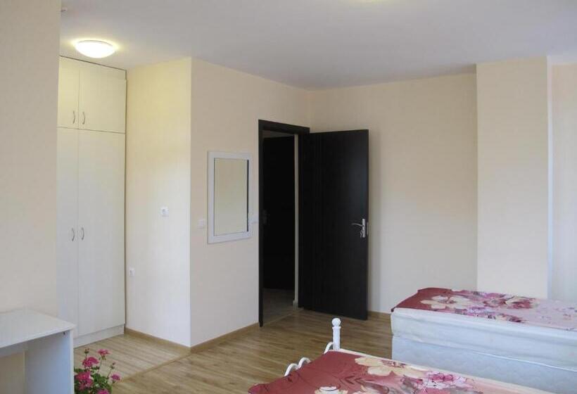 פנסיון Guest House & Bistro Lefterova