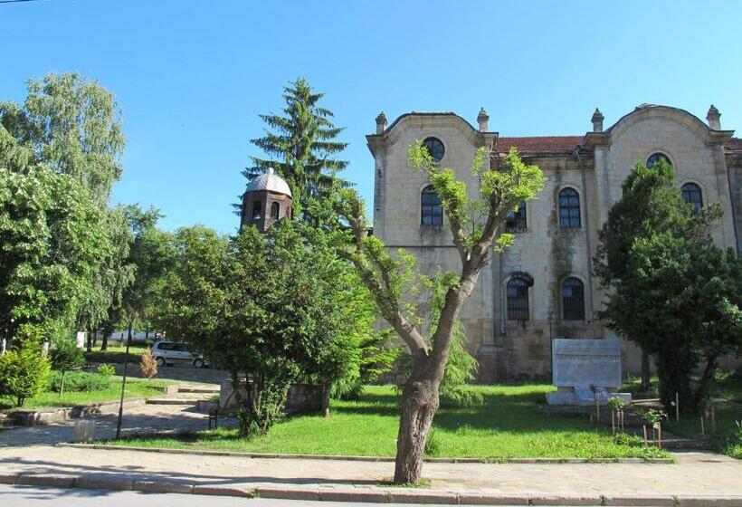 פנסיון Guest House & Bistro Lefterova