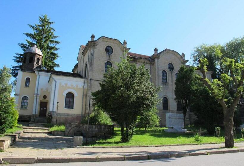 פנסיון Guest House & Bistro Lefterova