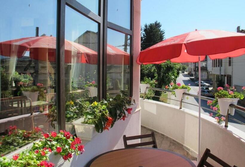 بنسيون Guest House & Bistro Lefterova